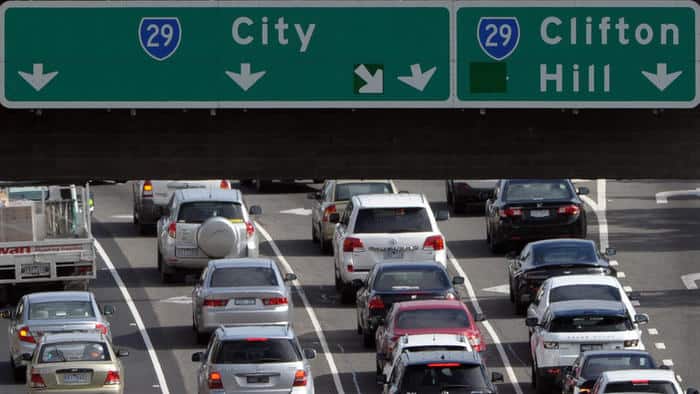 Ùn tắc giao thông tại lối ra trên đường Hoddle (Eastern Freeway, Melbourne).