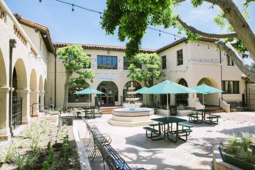 Trường Fairmont Privates Schools.