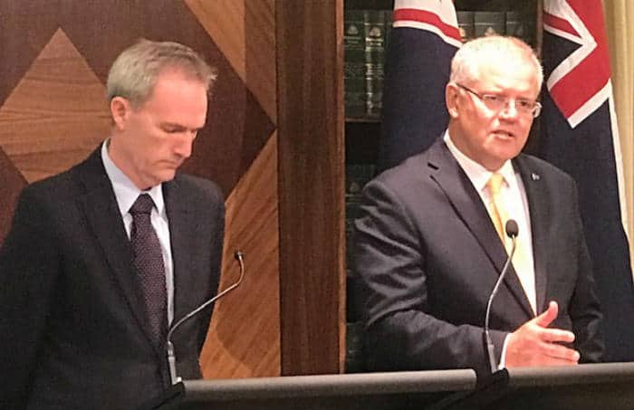 Thủ tướng Scott Morrison và Bộ trưởng Di trú David Coleman tại cuộc họp hôm thứ Năm ở Melbourne.