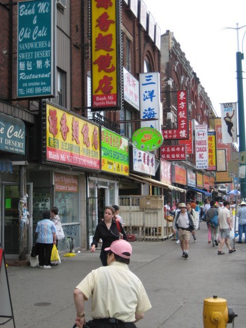 Chợ Tàu nguyên thủy ở dưới phố downtown