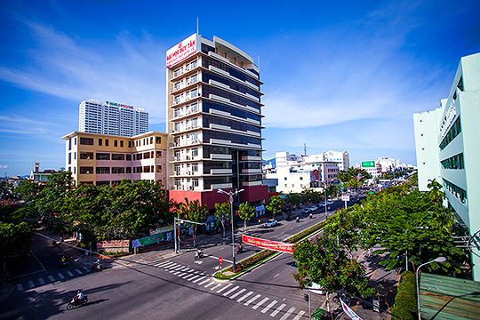 Đại học Duy Tân đào tạo đa bậc, đa ngành với chương trình đào tạo được chuyển giao từ các Đại học Mỹ, sinh viên Vô địch CDIO tại Đại học Harvard, Vô địch Cuộc thi Thiết kế nhà chống động đất tại Đài Loan,…
