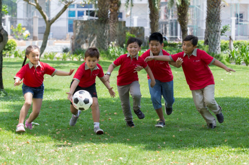 Khóa hè 2019 với chủ đề "Vui hè trải nghiệm - Khai phóng bản thân" được Mathnasium triển khai dành cho bé từ 5 - 11 tuổi.