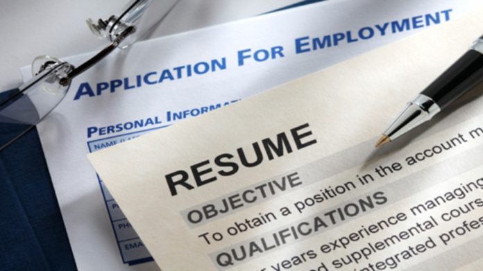 resume-tips-696x391