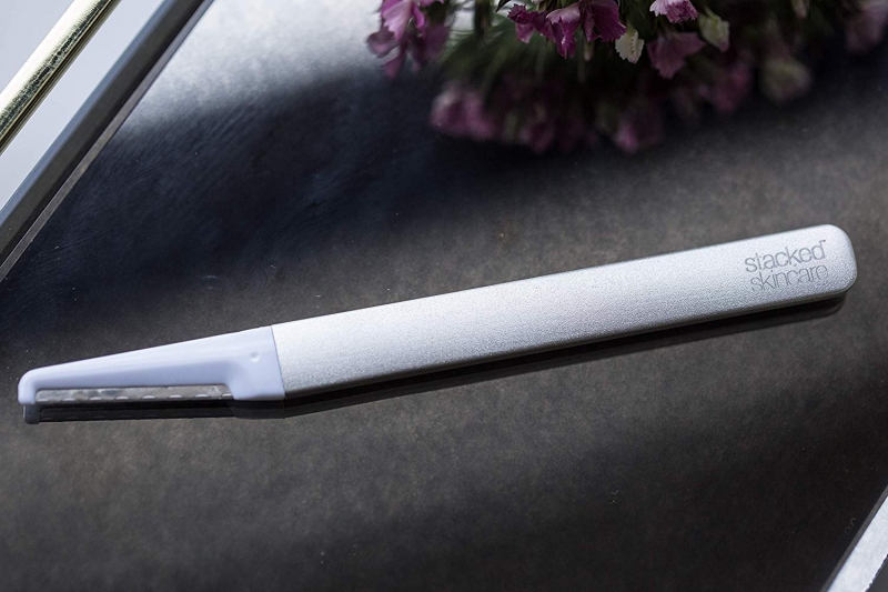 ssdh-stacked-skincare-dermaplaning-tool