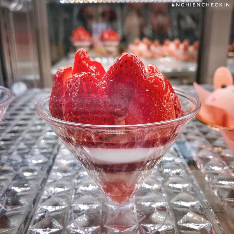 ssdh-strawberry-parfait