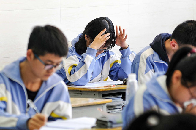 Gaokao được đánh giá là kỳ thi khắc nghiệt bậc nhất thế giới, quyết định tương lai của bạn trẻ. Ảnh: CFP.