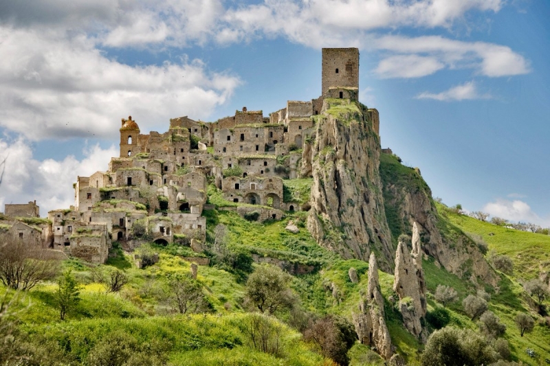 ssdh-craco-italy-ghost-town
