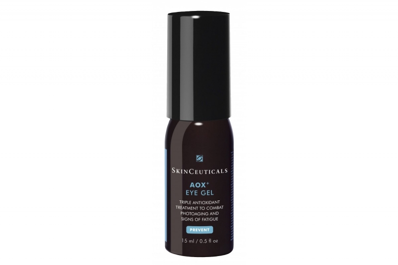 SkinCeuticals AOX Eye Gel (Giá gốc: 2.221.000VNĐ): Loại huyết thanh dạng gel siêu đắt đỏ này thật sự đáng tiền khi tụ hội những phát kiến tinh hoa của nhà Skinceuticals. Với bộ ba thành phần chống oxy hóa mạnh mẽ: Phloretin, vitamin C và acid ferulic, sản phẩm sẽ làm sáng vùng da dưới mắt đáng kể và ngăn chặn những dấu hiệu lão hóa sớm như nếp nhăn, bọng mắt.