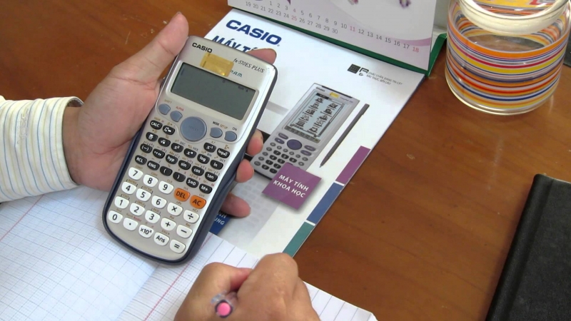 ssdh-thi-cu-may-tinh-cam-tay-casio