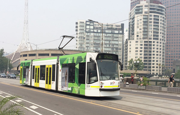 Xe tram (xe điện), phương tiện giao thông công cộng phổ biến ở Melbourne. Ảnh: Thoại Giang