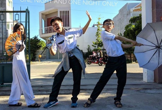 Cậu học trò đang từng bước bước vào cuộc đời với nhiều sắc màu tươi đẹp 