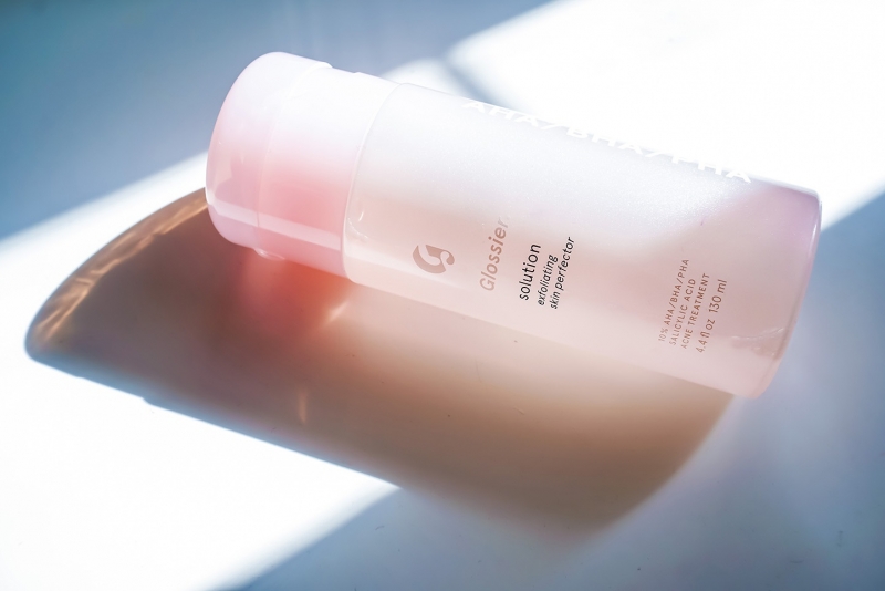 ssdh-glossier-solution-exfoliating-skin-perfector