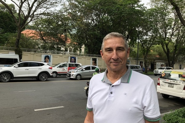 Ông John Rockhold, một người Mỹ đã sống ở Việt Nam nhiều năm. Ảnh: LA Times.