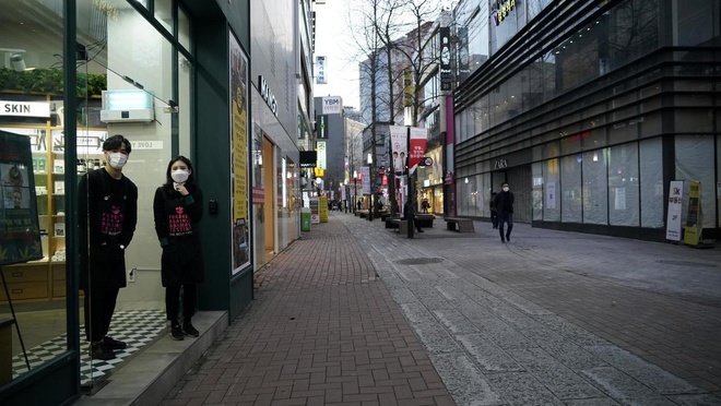 Tại tâm dịch Daegu (Hàn Quốc), thành phố trở nên ảm đạm, vắng tanh. Ảnh: Korea Times.