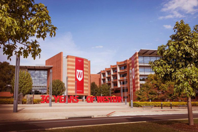 Đại học Western Sydney đề nghị trợ cấp cho mỗi học sinh 1.400 USD nếu sinh viên đó nhập cảnh thông qua một nước thứ ba.
