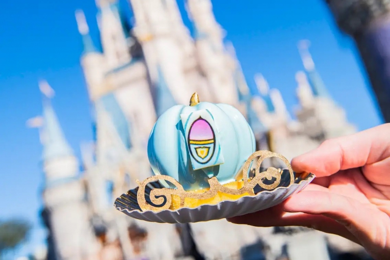 ssdh-bibbidi-bobbidi-boo-cake