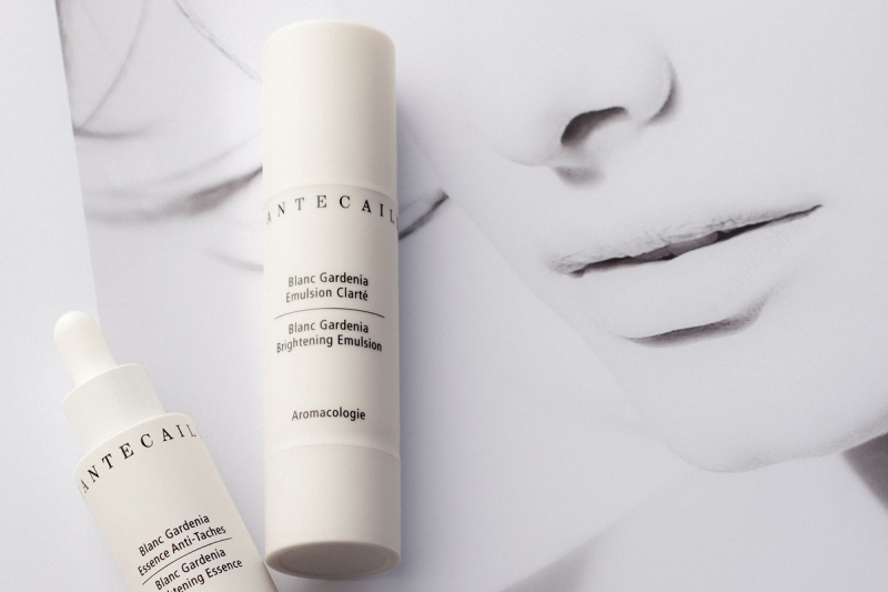 ssdh-chantecaille-blanc-gardenia-brightening-essence