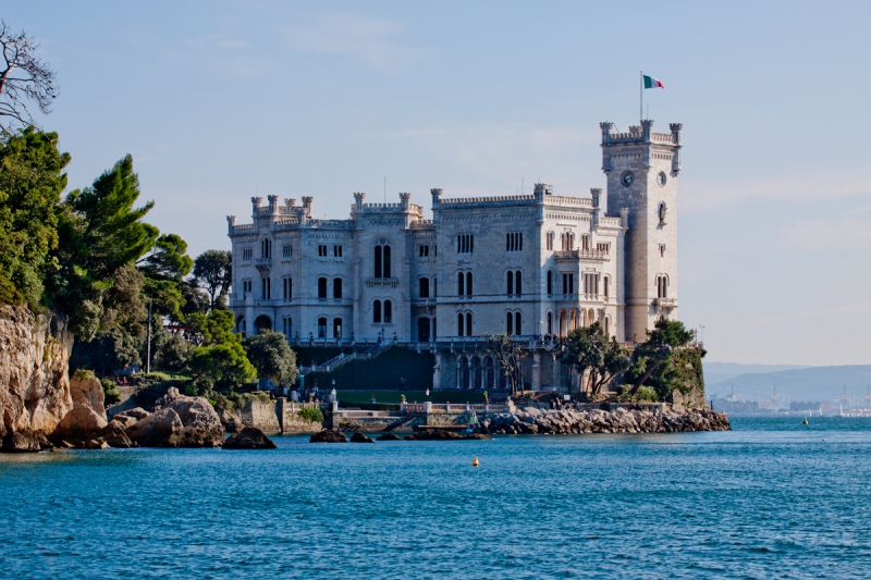 ssdh-miramare-castle