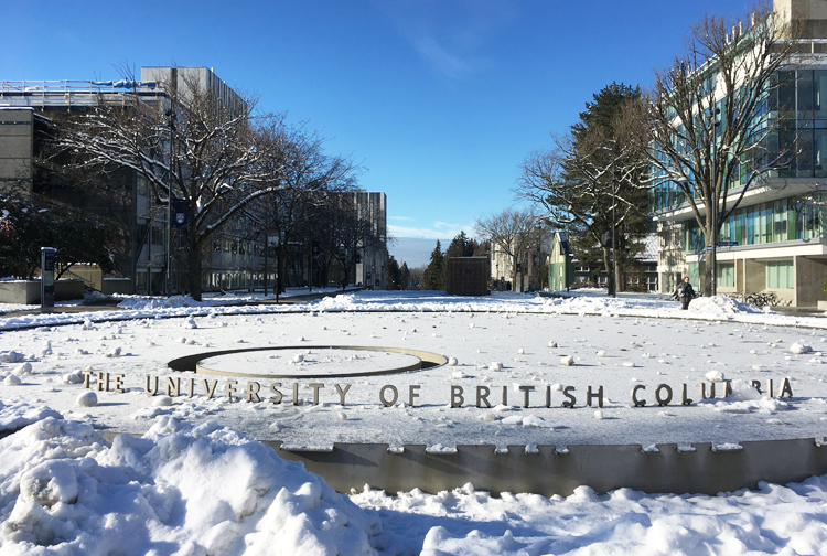 Đại học British Columbia (UBC) trong băng tuyết. Ảnh: Anh Thi