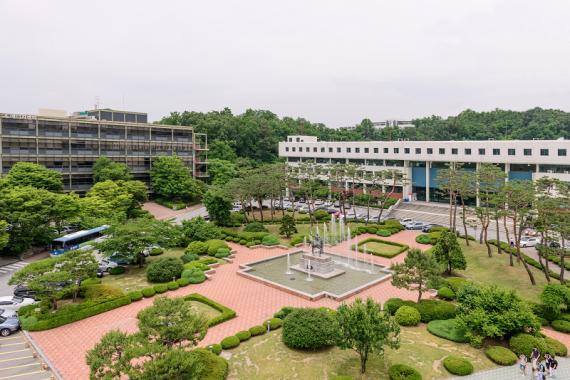 Rực rỡ vẻ đẹp bốn mùa tại Đại học Ajou