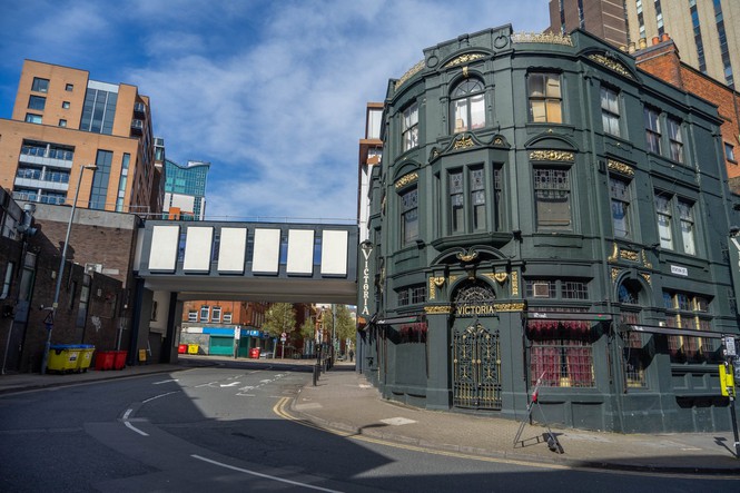  Đường phố ở Birmingham không một bóng người trong mùa đại dịch COVID-19