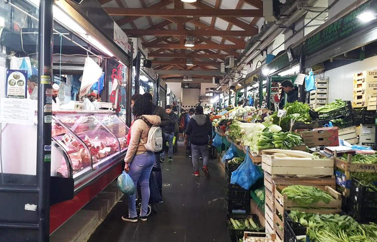 Chợ châu Á tại thủ đô Rome, đầy ắp thực phẩm ngày 10/3. Ảnh: Lý Dật Thụ.