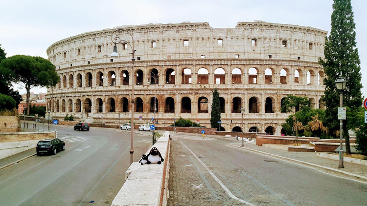 Đấu trường La Mã (Colosseum), thủ đô Rome, vắng bóng người trong buổi sáng đầu tiên sau lệnh phong tỏa. Ảnh: Lý Dật Thụ.