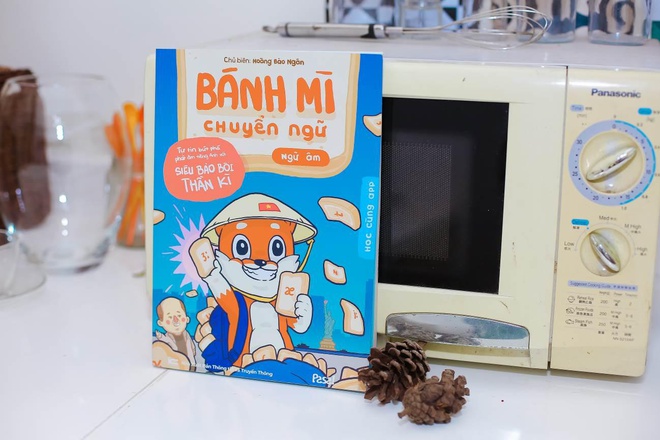 Tất cả từ vựng đều có ví dụ minh họa song ngữ dễ hiểu.