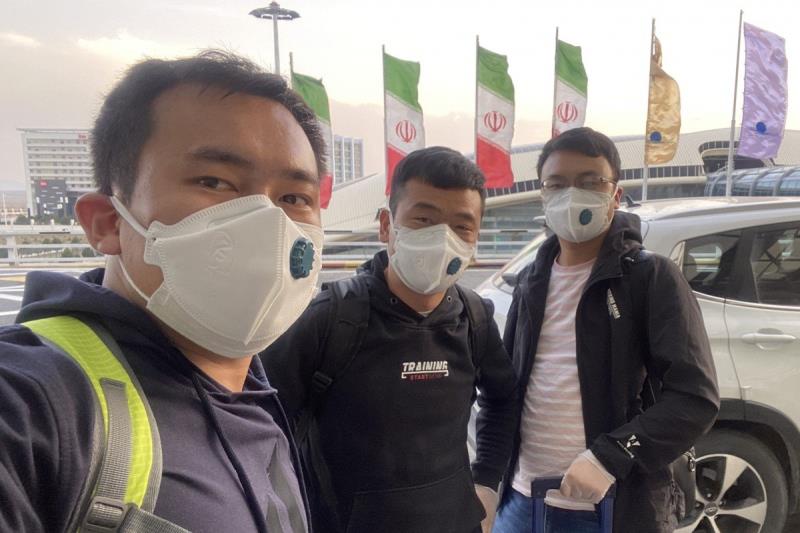 Nhiều người Trung Quốc ở nước ngoài quyết định quay về trong nước vì lo ngại Covid-19. (Ảnh: SCMP)