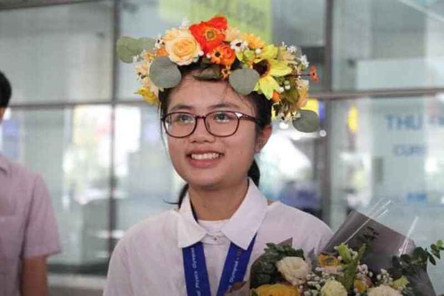 Nguyễn Khánh Linh vừa nhận được học bổng khủng trị giá lên toeis hơn 7 tỷ đồng.