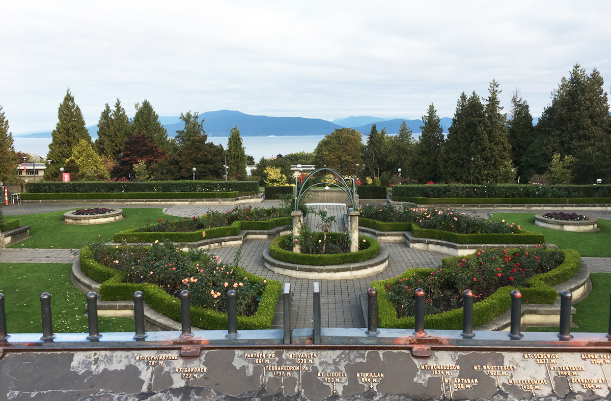 Vườn hồng, nơi có khung cảnh đẹp nhất ở Đại học British Columbia, Canada. Ảnh: Anh Thi.