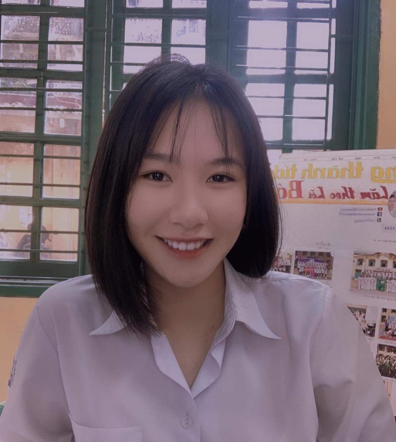 Nữ sinh Nguyễn Thị Thuỳ Dương, lớp 12A4, trường THPT Ngô Quyền, Hải Phòng.