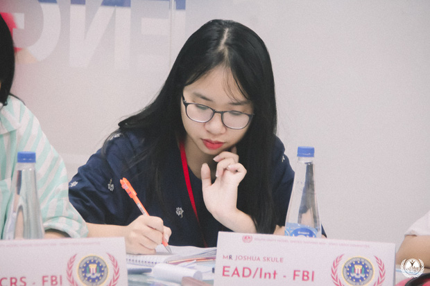 Những thành tích mà Linh Đan mới đạt được đều do tự học.