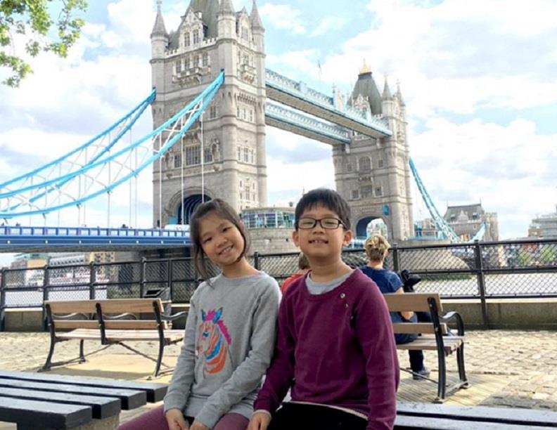 2 chị em Trương Thị Linh Nhạn và Trương Cao Khôi. (Ảnh: UK in Vietnam)
