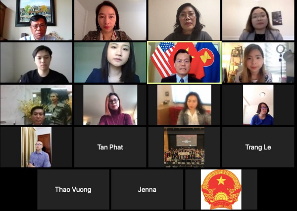 Đại sứ Việt Nam tại Mỹ Hà Kim Ngọc trao đổi cùng Hội Thanh niên sinh viên Việt Nam tại Mỹ về tình hình dịch bệnh Covid-19 và các biện pháp hỗ trợ công dân và du học sinh Việt Nam tại quốc gia này - Nguồn: Đại sứ quán Việt Nam tại Mỹ