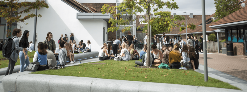 ssdh-arts-university-bournemouth-sinh-vien