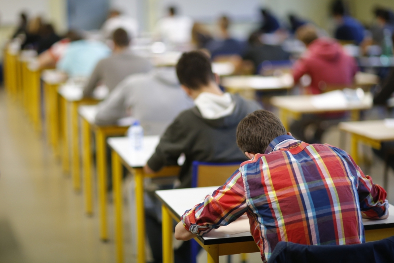 ssdh-sinh-vien-thi-cu-exams