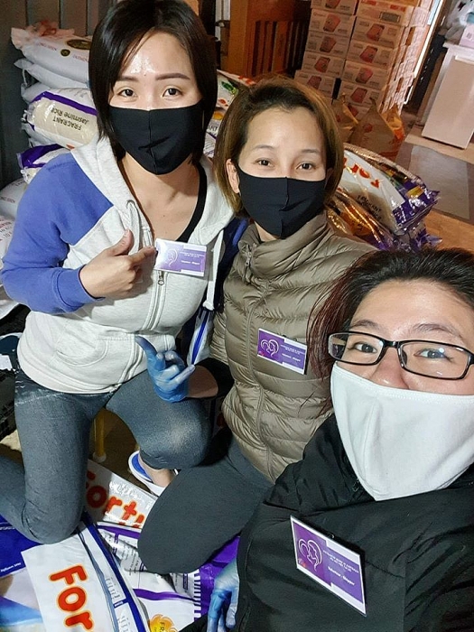 Những bà mẹ trong nhóm luôn nhiệt tình với các hoạt động cứu trợ. (Ảnh: NVCC)