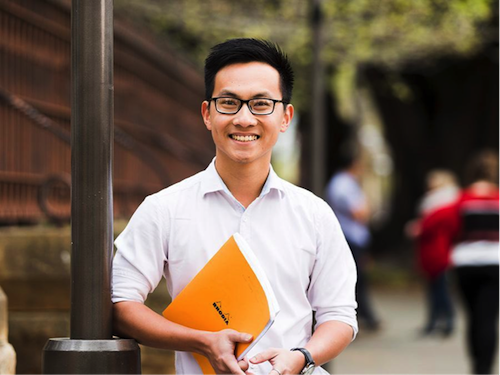 Huỳnh Nhật Hoàng, Cử nhân Kỹ thuật chuyên ngành Hóa Dược tại ĐH Adelaide.