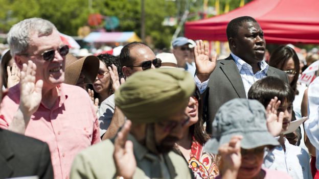 Lễ tuyên thệ cho công dân mới tại Canada. Ảnh: Getty Images