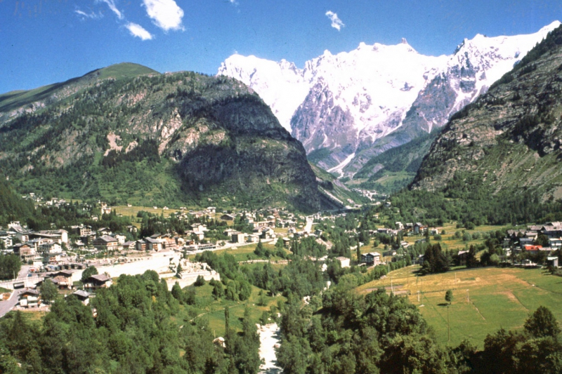 ssdh-village-courmayeur-italy-pennine-alps