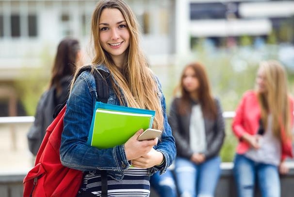 Hiện nhiều trường Australia giảm phí nộp học lần đầu, chỉ còn 50% so với trước.
