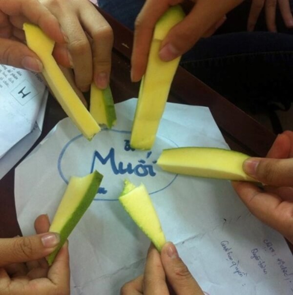 hinh-anh-hai-chi-co-o-sinh-vien-vn-1