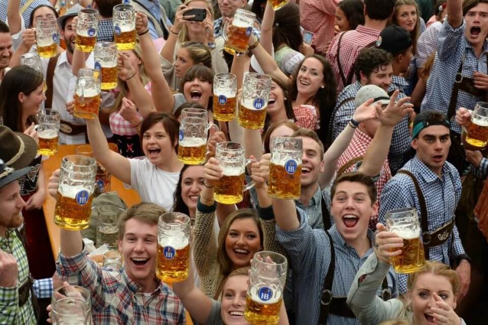 Bạn đã từng nghe tới lễ hội Oktoberfest chưa? bạn có biết nó ở đâu không? Hãy đến Munich và tham gia lễ hội văn hóa tuyệt vời này nhé!