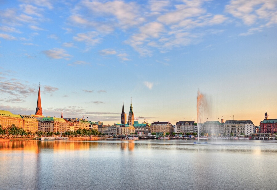 Hoàng hôn cực đẹp bên bờ hồ Alster