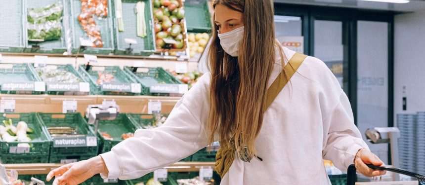 Hàng ngàn đơn xin hỗ trợ khó khăn của du học sinh không được duyệt