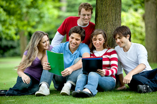 hoc-nhom-tai-dai-hoc-my