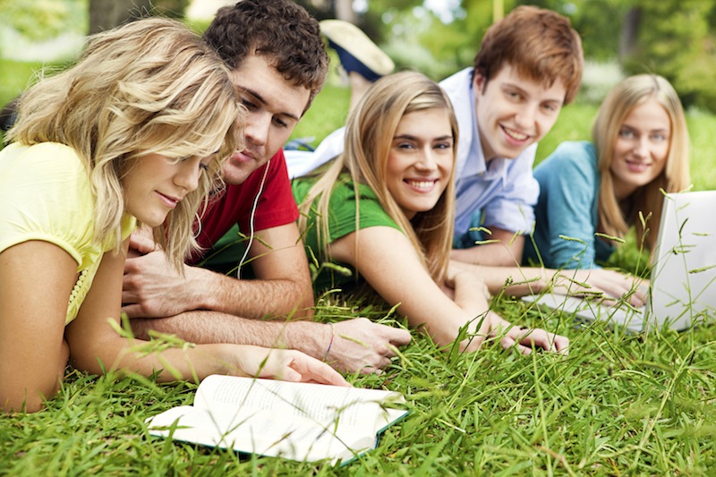 Sinh-viên-quốc-tes