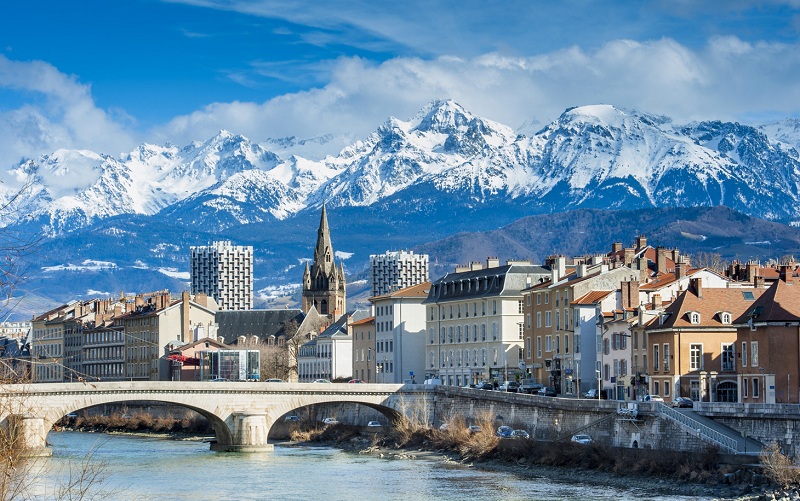 800Grenoble-Alpes-University-France