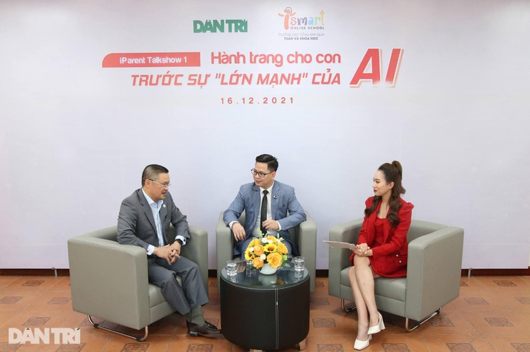 Tọa đàm trực tuyến về chủ đề "Hành trang cho con trước sự "lớn mạnh" của AI.